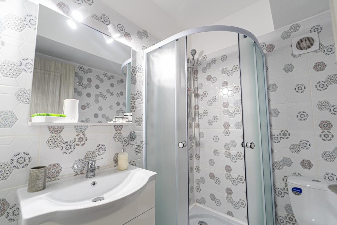 Delux Suite Bacău Exterior foto